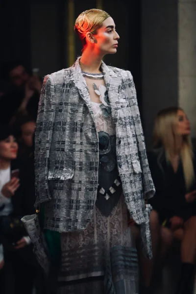 Look 75